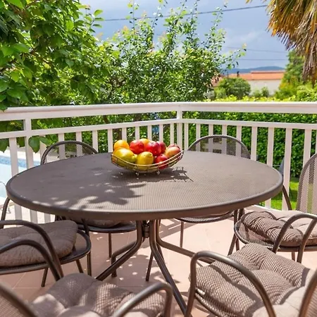 With 2 Bedrooms * Dropuljici