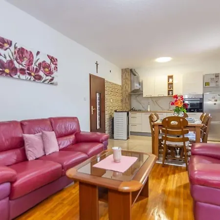 With 2 Bedrooms Apartamento *
