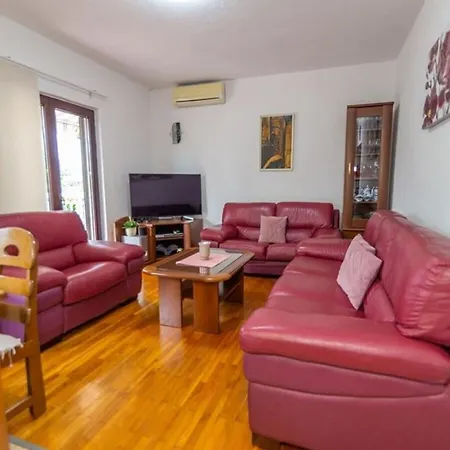 With 2 Bedrooms * Dropuljici