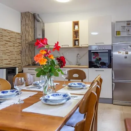 With 2 Bedrooms *