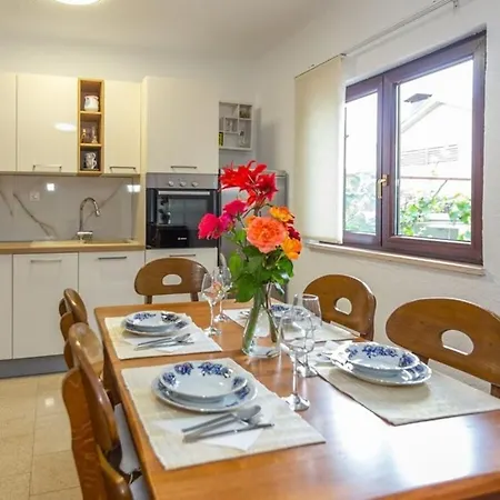 Apartamento With 2 Bedrooms