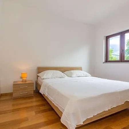 Apartamento With 2 Bedrooms *