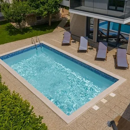 With 2 Bedrooms * Dropuljici