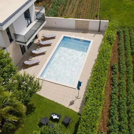 Apartamento With 2 Bedrooms *